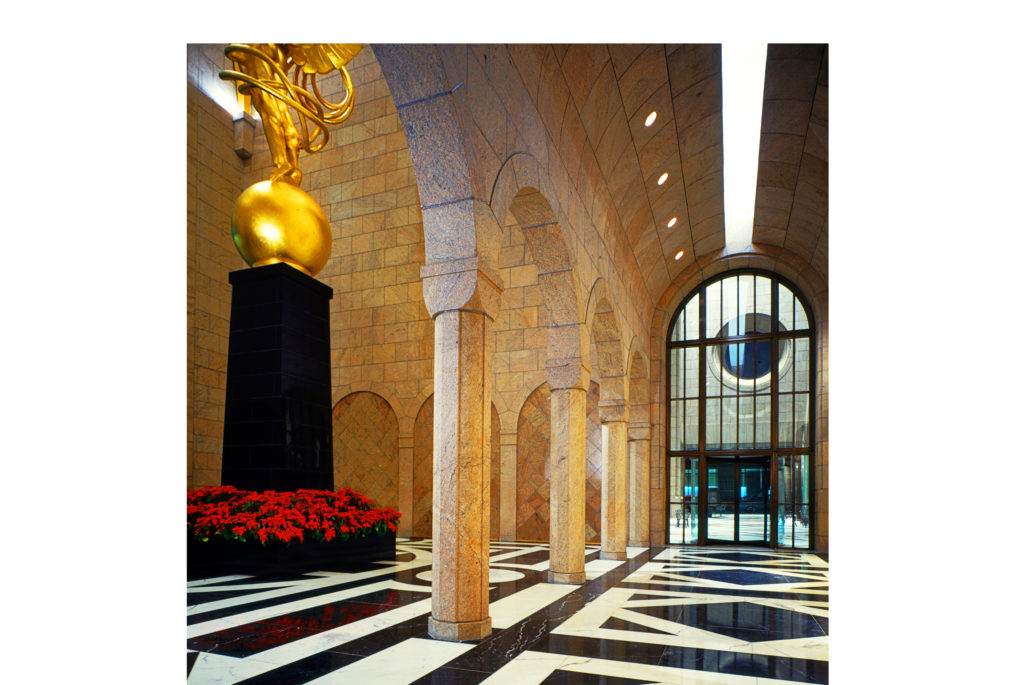 att-building-lobby-philip-johnson-550-madison-brian-rose_dezeen_sq | HDC